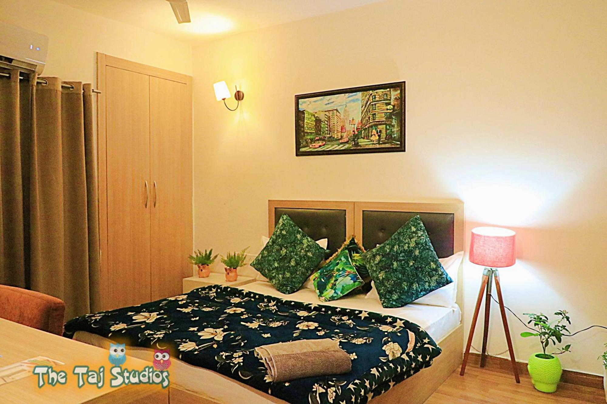 Top Luxury & Couple Friendly Stay Gp By Taj Suites & Studios #New Year Party & Stay Noida Ngoại thất bức ảnh